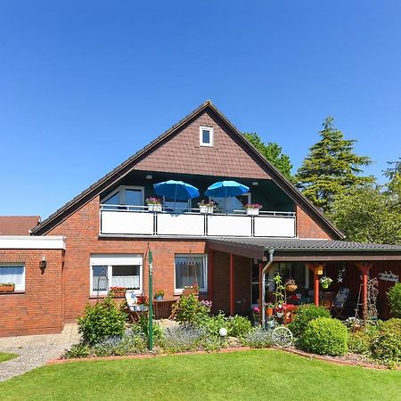 Ferienwohnung Haus Heimathafen Езенс Екстериор снимка