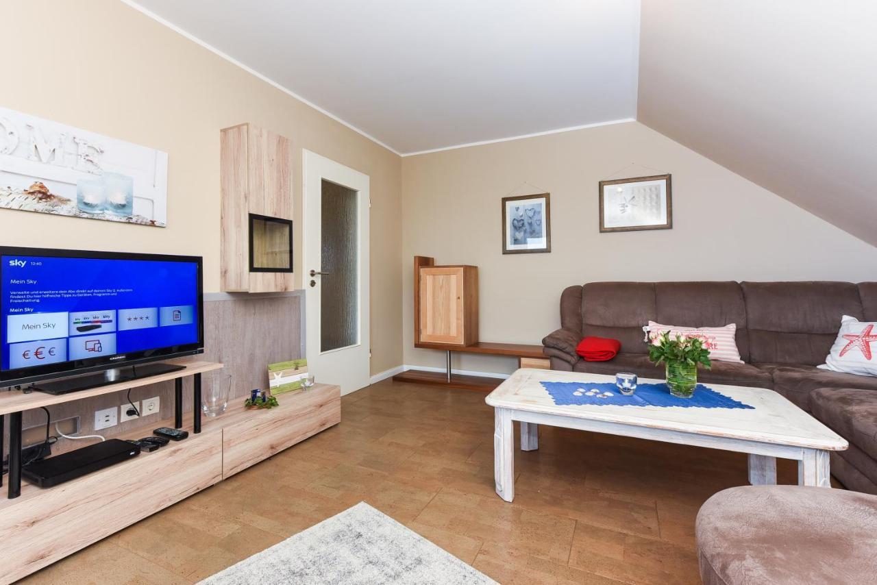 Ferienwohnung Haus Heimathafen Езенс Екстериор снимка