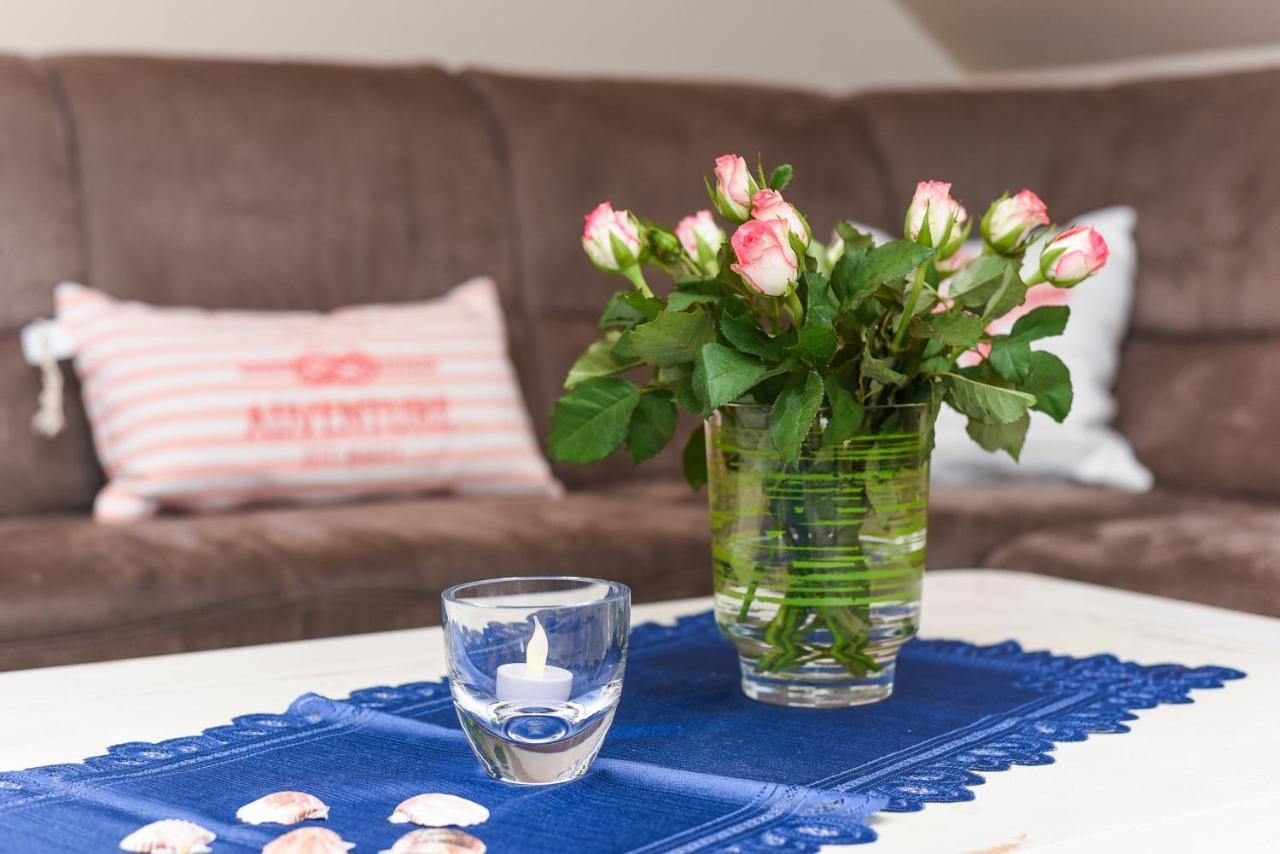Ferienwohnung Haus Heimathafen Езенс Екстериор снимка