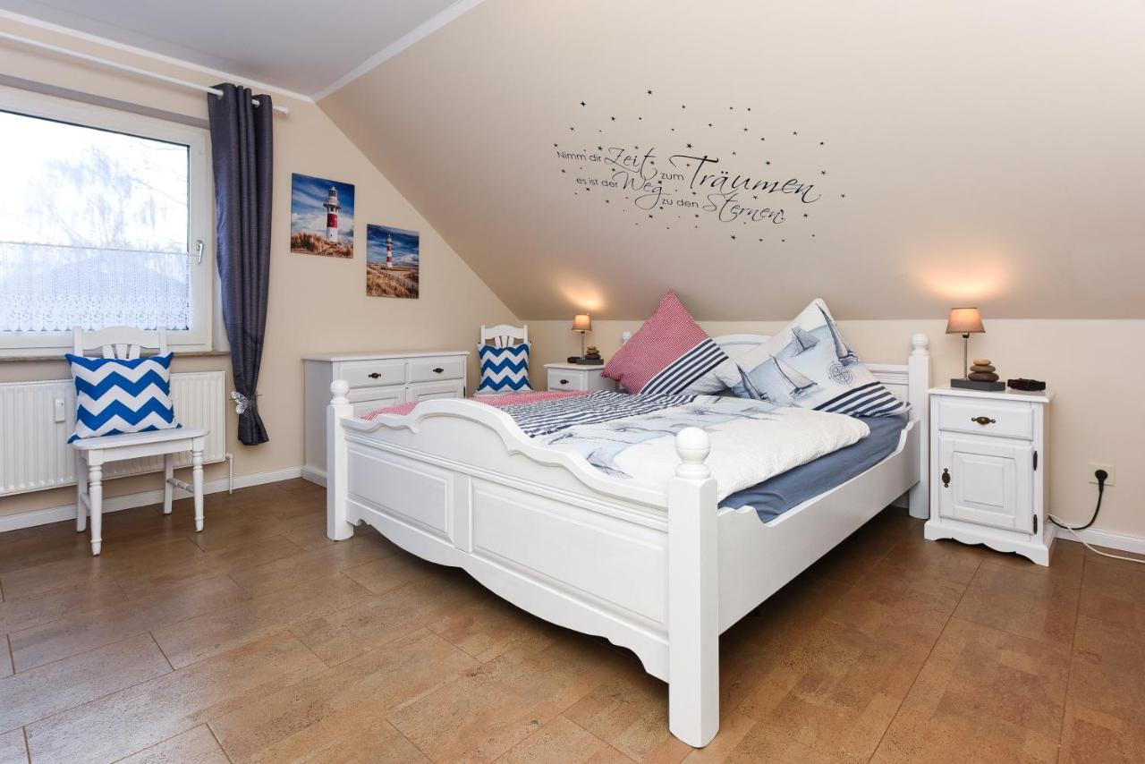 Ferienwohnung Haus Heimathafen Езенс Екстериор снимка