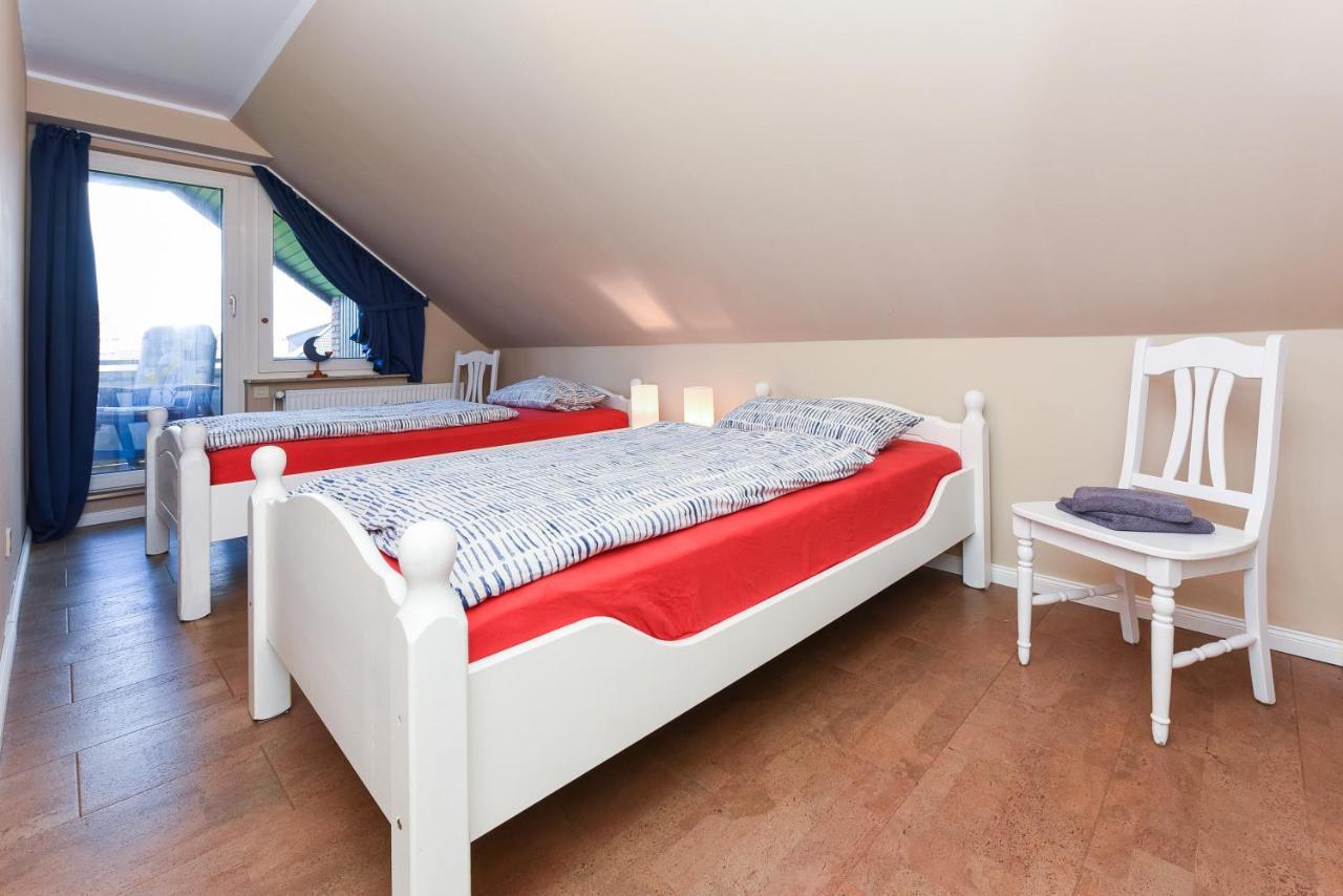 Ferienwohnung Haus Heimathafen Езенс Екстериор снимка