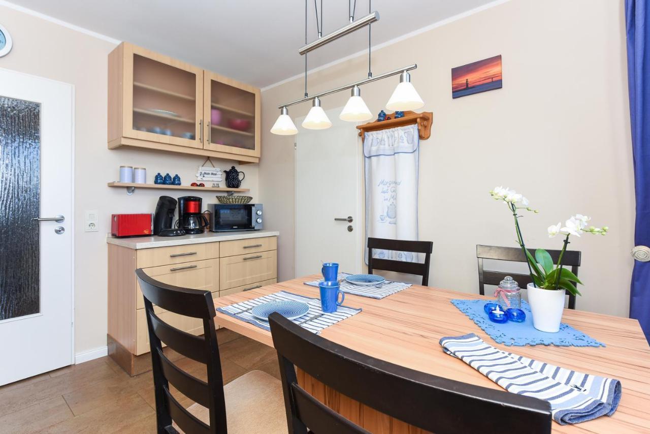 Ferienwohnung Haus Heimathafen Езенс Екстериор снимка